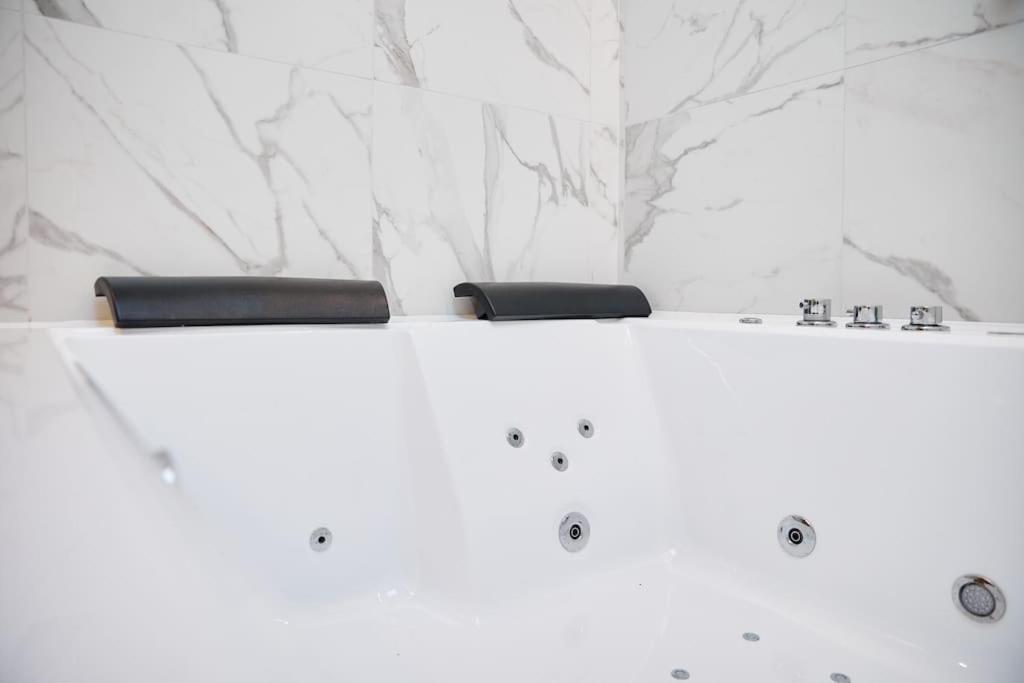 Attico Lussuoso Con Spa A 10 Min Dal Duomo Apartamento Milán
