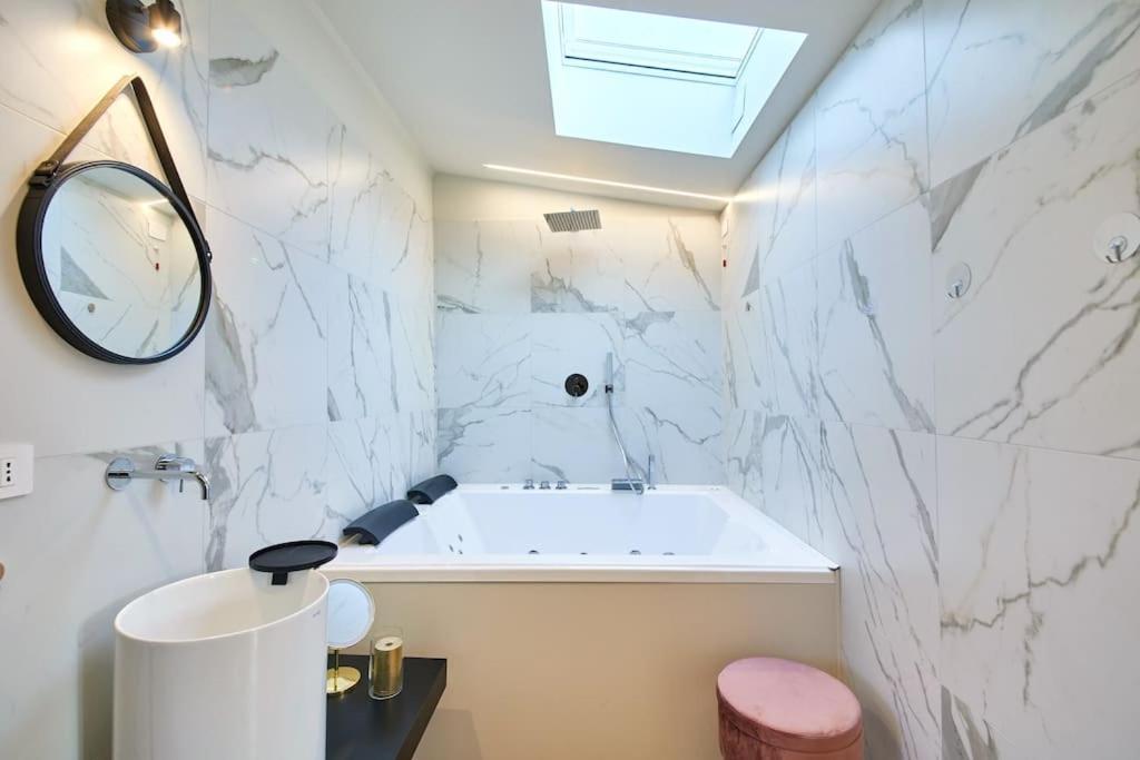 Attico Lussuoso Con Spa A 10 Min Dal Duomo Apartamento *